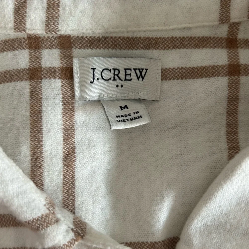 J. Crew Women’s Plaid flannel shirt-jacket with‎ Pockets Size Medium Ivory Camel